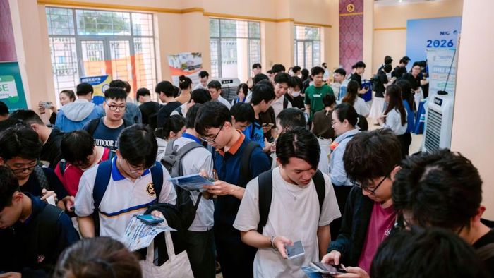 Các sinh viên tại điểm cầu Thành phố Hồ Chí Minh. (Ảnh: NIC)