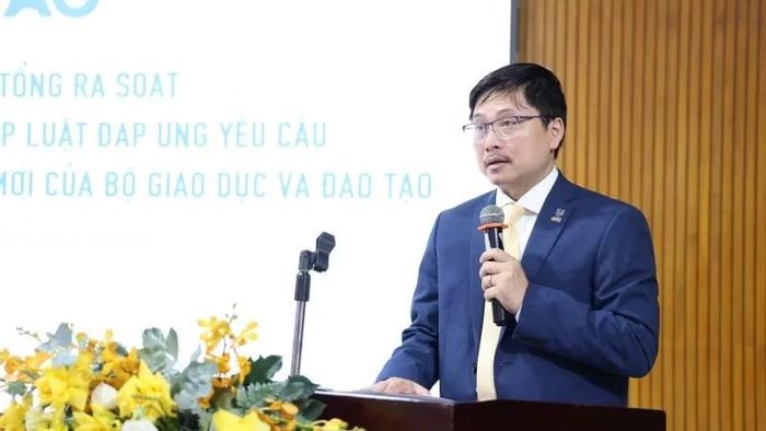Phó Giáo sư, Tiến sĩ Trần Việt Dũng, Phó Hiệu trưởng Trường đại học Luật Thành phố Hồ Chí Minh phát biểu tại hội thảo. (Ảnh: Cộng tác viên)