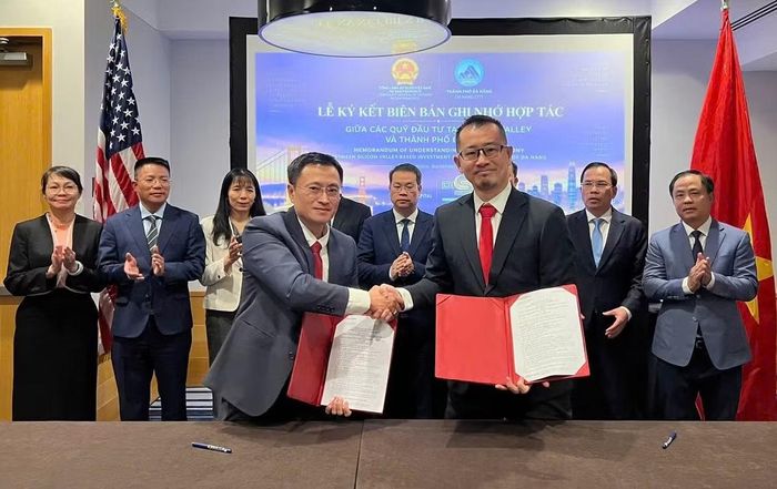 Trung tâm Hỗ trợ Khởi nghiệp Đổi mới sáng tạo Đà Nẵng và Janus Capital đã ký kết Biên bản ghi nhớ hợp tác. (Ảnh: Janus)