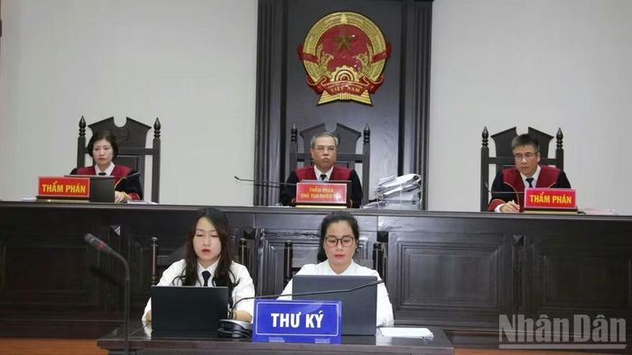 Hội đồng xét xử phiên phúc thẩm. (Ảnh: HN)