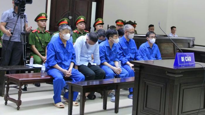 Các bị cáo tại phiên tòa. (Ảnh: MH)