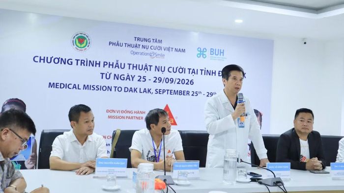 Bác sĩ chuyên khoa II Võ Minh Thành, Giám đốc Bệnh viện Đại học Y Dược Buôn Ma Thuột phát biểu tại chương trình. (Ảnh: CTV)