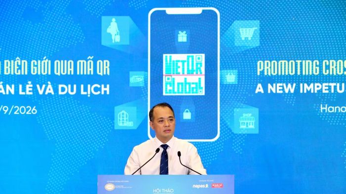Phó Tổng Giám đốc NAPAS Nguyễn Đăng Hùng tham luận tại hội thảo. (Ảnh: Lan Anh)