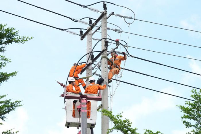 Tái cấu trúc ngành công nghiệp cũng đặt ra yêu cầu cung cấp điện phải tốt và ổn định hơn. (Ảnh: CTV)