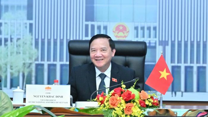 Phó Chủ tịch Quốc hội Nguyễn Khắc Định phát biểu tại cuộc họp. (Ảnh: QUANG KHÁNH)