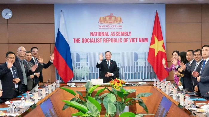 Phó Chủ tịch Quốc hội Nguyễn Khắc Định mong muốn hai Nhóm Nghị sĩ hữu nghị tiếp tục phát huy vai trò cầu nối, tăng cường trao đổi, phối hợp, góp phần thúc đẩy hợp tác giữa hai cơ quan lập pháp. (Ảnh: QUANG KHÁNH)