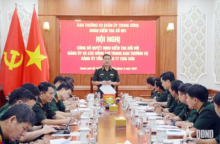 Thượng tướng Trương Thiên Tô phát biểu tại hội nghị.