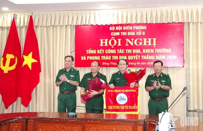 Trao cờ luân lưu cụm trưởng năm 2027.
