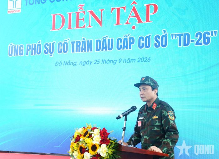  Đại tá Nguyễn Trọng Úy, Chủ tịch, Tổng giám đốc Tổng công ty Xăng dầu Quân đội phát biểu. 