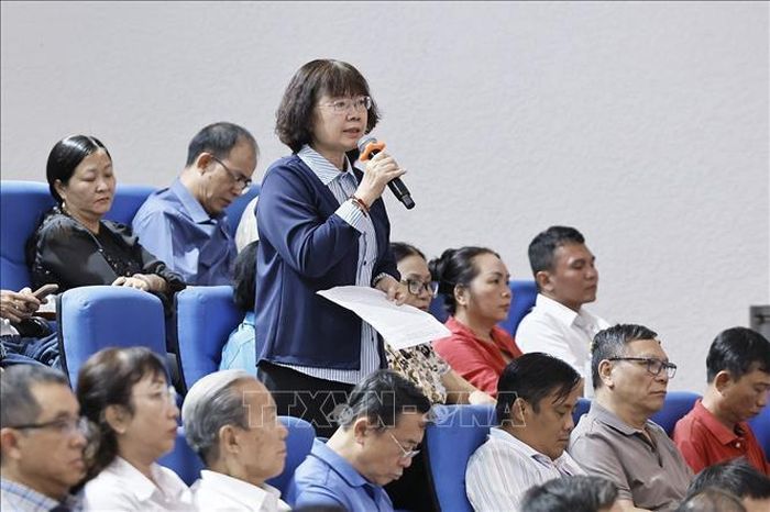  Cử tri phường Xuân Hòa, TP Hồ Chí Minh phát biểu. 