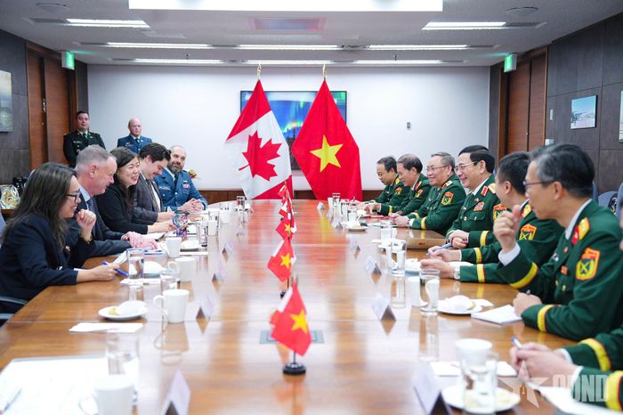  Quang cảnh hội đàm.