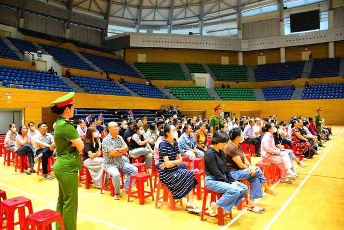Lực lượng Công an TP Đà Nẵng bảo vệ an ninh tại điểm cầu Cung Thể thao Tiên Sơn.