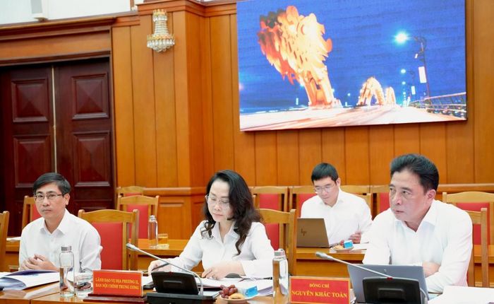 Các đại biểu dự phiên họp