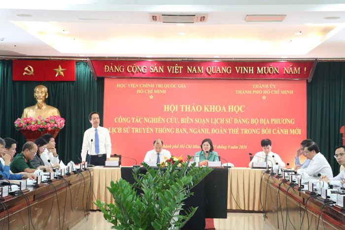 Các đồng chí chủ trì hội thảo