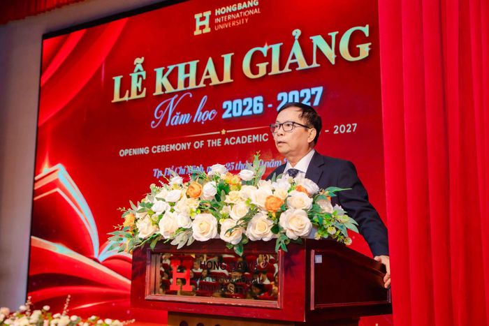  PGS.TS Lê Khắc Cường - Phó hiệu trưởng HIU, báo cáo kết quả năm học 2025-2026 và phương hướng năm học 2026-2027 