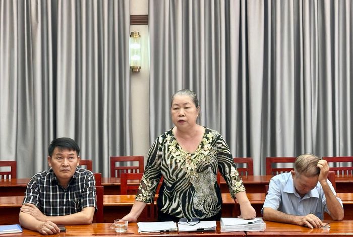  Đại diện Doanh nghiệp tư nhân Dịch vụ và Thương mại Hải Long trình bày tại buổi làm việc. Ảnh: THANH HIỀN 