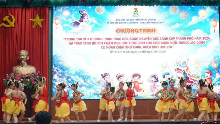 Tiết mục văn nghệ trong đêm Trung thu