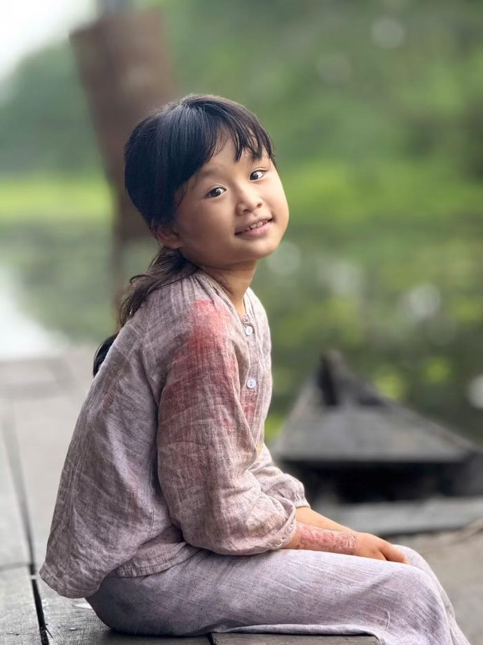 Trước "Út Lan 2", diễn viên nhí đóng nhiều phim: “Anh Hùng”, “Quỷ nhập tràng 2”, “Thanh âm vượt đại dương”.