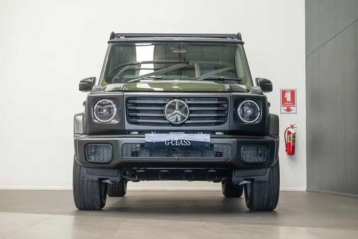 Tại thị trường Việt Nam, hiện chưa có thông tin Mercedes-Benz G 450 d Vintage Look được đưa về nước, tuy nhiên đây sẽ là mẫu SUV địa hình được nhiều đại gia yêu thích và dự đoán sẽ sớm có người sở hữu.