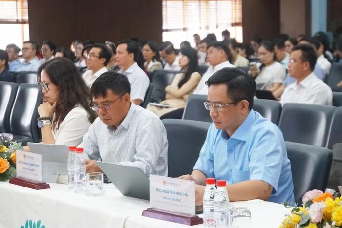 Hội thảo với sự tham gia của đại diện các vụ, cục thuộc Bộ GD&ĐT, các sở GD&ĐT, cơ sở giáo dục đại học và giáo dục nghề nghiệp. Ảnh: M.Tùng.