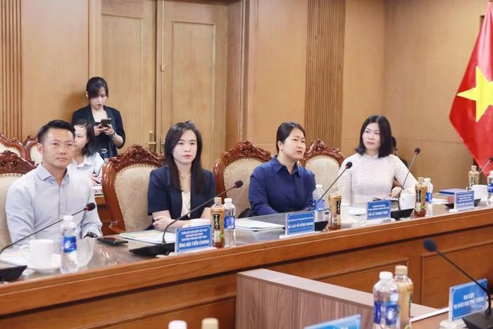 Các đại biểu tham dự buổi lễ ký kết.
