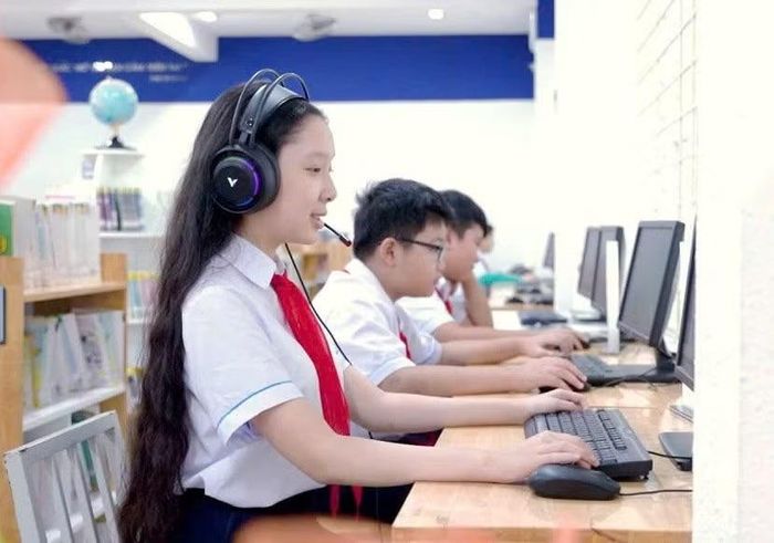 Việc học tiếng Anh cho học sinh TP Huế được đẩy mạnh.