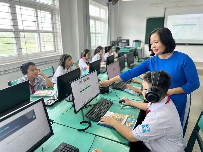 Việc dạy và học tiếng Anh trong nhà trường đang được ngành Giáo dục TP Huế tiến hành triển khai đổi mới nhanh chóng.