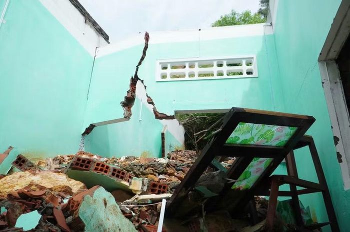 5 hộ có nhà bị sập hoàn toàn năm 2025, địa phương bố trí đất tái định cư tại phường Quy Nhơn Đông.
