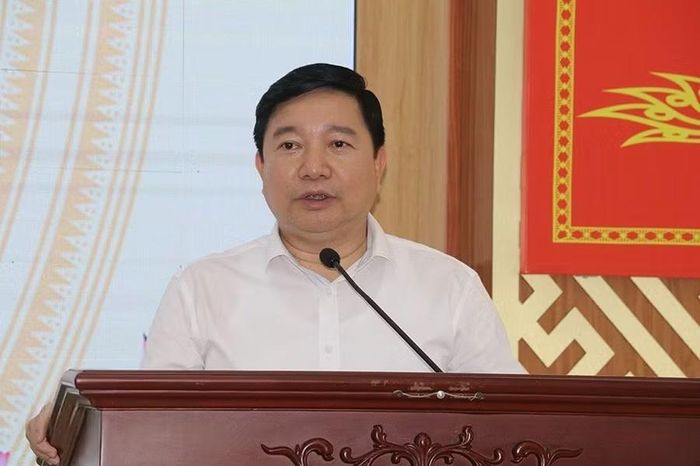 Ông Nguyễn Tiến Dũng, Giám đốc Sở GD&ĐT tỉnh Ninh Bình phát biểu tại chương trình.