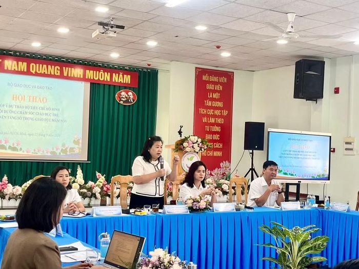 Bà Lương Thị Hồng Điệp, Trưởng phòng Giáo dục Mầm non, Sở GD&ĐT TPHCM phát biểu tại hội thảo. Ảnh: P.N