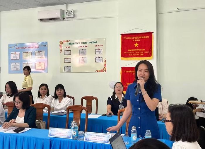 Bà Nguyễn Thị Kim Thanh, Phó chủ tịch UBND phường Tân Hưng, TPHCM góp ý tại hội thảo. Ảnh: P.N