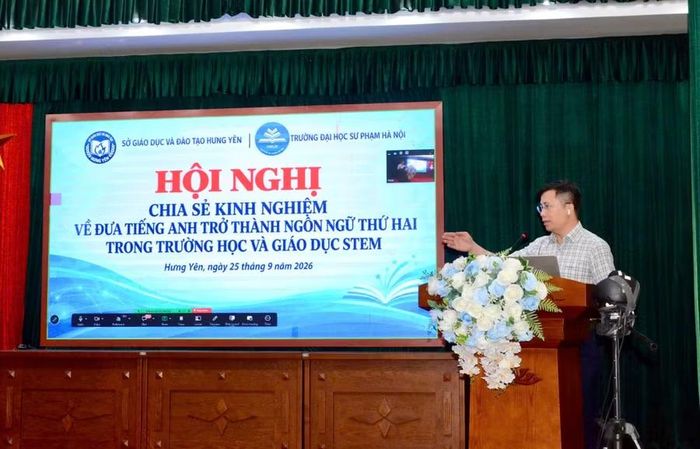 Chuyên gia chia sẻ tại buổi tập huấn.