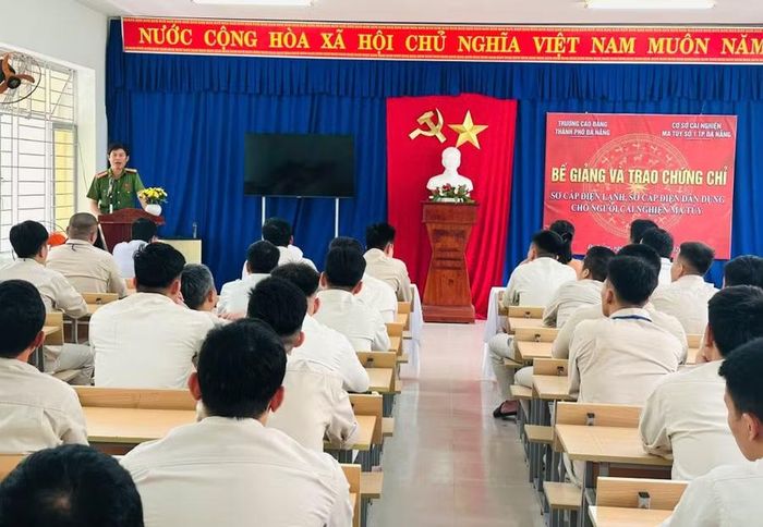 Dạy nghề là một trong những giải pháp then chốt giúp học viên xóa bỏ mặc cảm, định hình lại tương lai.