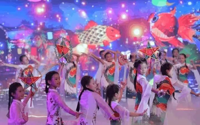 Trẻ em vui Tết Trung Thu. (Nguồn: Báo Văn hóa)