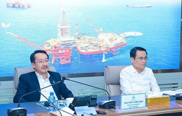 Đồng chí Trương Quốc Lâm, Bí thư Đảng ủy, Chủ tịch HĐTV PVEP và đồng chí Nguyễn Thiện Bảo, Phó Bí thư Đảng ủy, Tổng Giám đốc PVEP chủ trì Hội nghị. (Nguồn: PVEP)