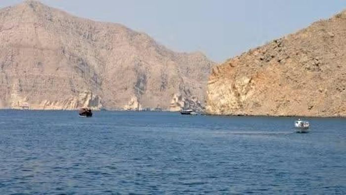 Eo biển Bab el-Mandeb giữ vị trí chiến lược trên tuyến hàng hải nối Biển Đỏ với Vịnh Aden và Ấn Độ Dương. (Nguồn: The Conversation)