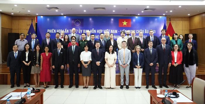 Các đại biểu chụp ảnh chung. (Ảnh: Thành Long)