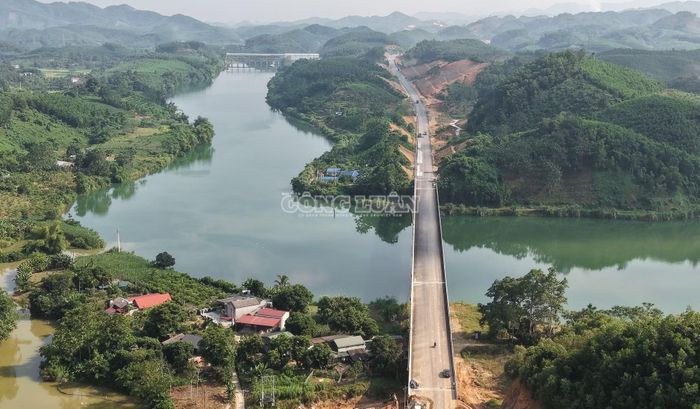Cao tốc Tuyên Quang - Hà Giang là công trình giao thông quy mô lớn, có ý nghĩa quan trọng trong việc hoàn thiện mạng lưới giao thông, mở rộng không gian phát triển kinh tế - xã hội của địa phương và khu vực phía Bắc.