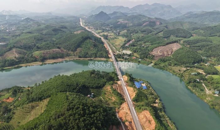 Các nhà thầu đang tăng tốc thi công cao tốc Tuyên Quang - Hà Giang và phấn đấu hoàn thành dự án theo kế hoạch.