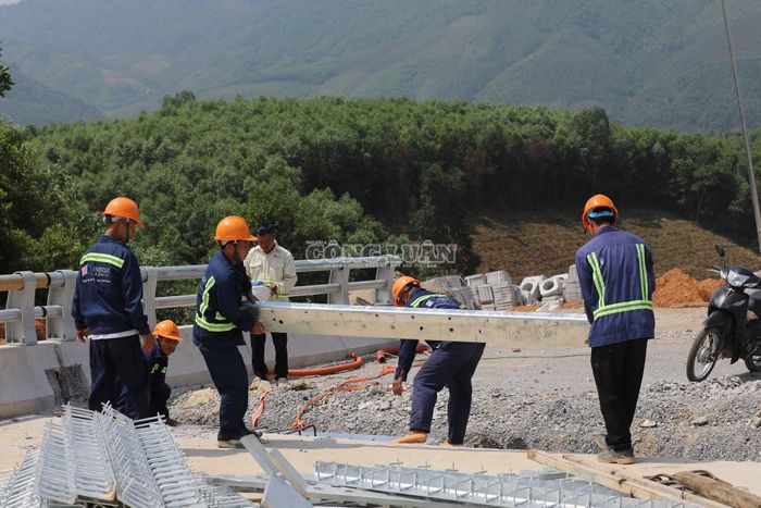 Theo ông Bùi Công Phượng - Phó Giám đốc Ban Quản lý dự án đầu tư xây dựng công trình số 1 tỉnh Tuyên Quang, cao tốc Tuyên Quang - Hà Giang có chiều dài khoảng 105 km, tổng mức đầu tư gần 10.000 tỷ đồng. Đoạn tuyến qua địa bàn tỉnh Tuyên Quang cũ dài hơn 77 km, tổng mức đầu tư khoảng 8.800 tỷ đồng.