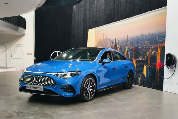 Chiếc xe Mercedes-Benz CLA 200 Electric đầu tiên về đến Việt Nam - Ảnh: Vĩnh Nam