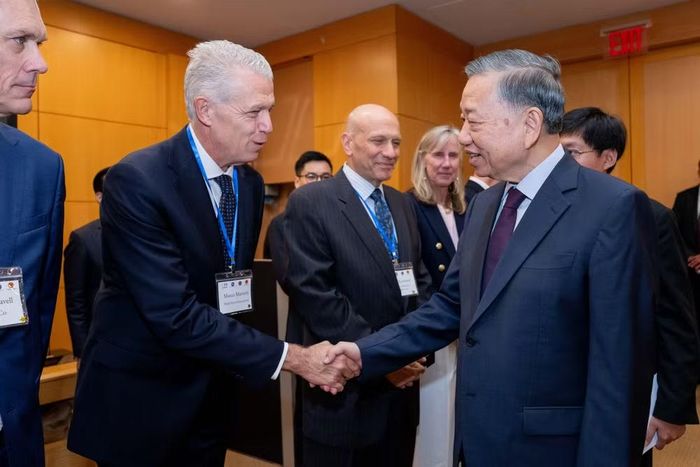 Tổng Bí thư, Chủ tịch nước Tô Lâm và ông Marco Mariotti, Chủ tịch Philip Morris International khu vực Nam Á, Đông Dương và Cộng đồng các Quốc gia Độc lập (trái) gặp gỡ tại sự kiện UNGA