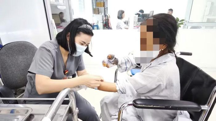 Các bác sĩ khuyến cáo người dân cần quản lý chó nuôi, tiêm phòng dại đầy đủ và đặc biệt thận trọng khi tiếp cận chó mẹ đang nuôi con. Ảnh: BVCC
