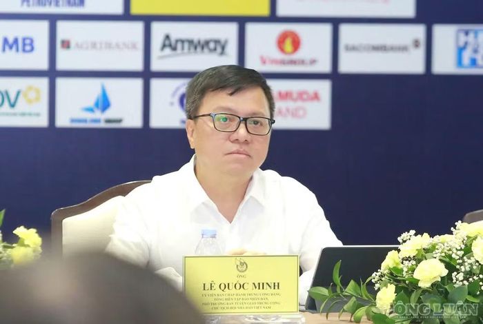 Ông Lê Quốc Minh, Ủy viên Trung ương Đảng, Tổng Biên tập Báo Nhân Dân, Phó Trưởng Ban Tuyên giáo Trung ương, Chủ tịch Hội Nhà báo Việt Nam chủ trì các phiên thảo luận tại Diễn đàn Tổng Biên tập lần thứ 8 - năm 2026.