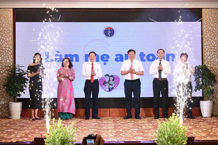Tuần lễ Làm mẹ an toàn năm 2026 đã chính thức được phát động với chủ đề “Kiểm soát đường huyết thai kỳ - Mẹ an tâm, con khỏe mạnh” .