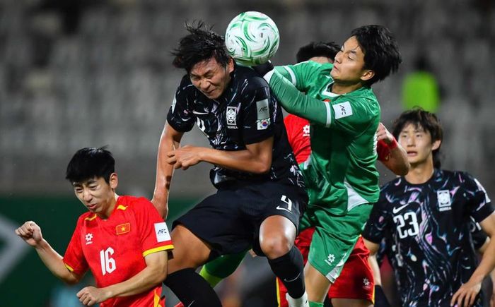 Thủ môn Văn Bình quá xuất sắc trong lần đầu bắt chính tại VCK U23 châu Á 2026 trong trận gặp U23 Hàn Quốc, lần này anh lại gặp họ. (Ảnh: AFC)