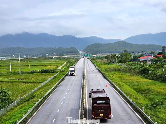 Ngày 24/9, lãnh đạo Công ty CP Phúc Thành Hưng - doanh nghiệp quản lý, khai thác tuyến cao tốc Diễn Châu - Bãi Vọt - cho biết, thời gian gần đây lưu lượng phương tiện giảm khoảng 20-30% so với trước.