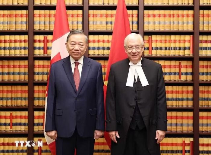 Tổng Bí thư, Chủ tịch nước Tô Lâm và Chủ tịch Hạ viện Francis Scarpaleggia. (Ảnh: Thống Nhất/TTXVN)