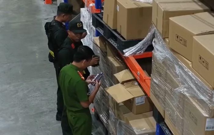 Trong chuyên án này, Công an tỉnh Thanh Hóa đã ra quyết định khởi tố thêm 7 bị can trong đường dây sản xuất, buôn bán hàng giả là mỹ phẩm do Tuyền cầm đầu.