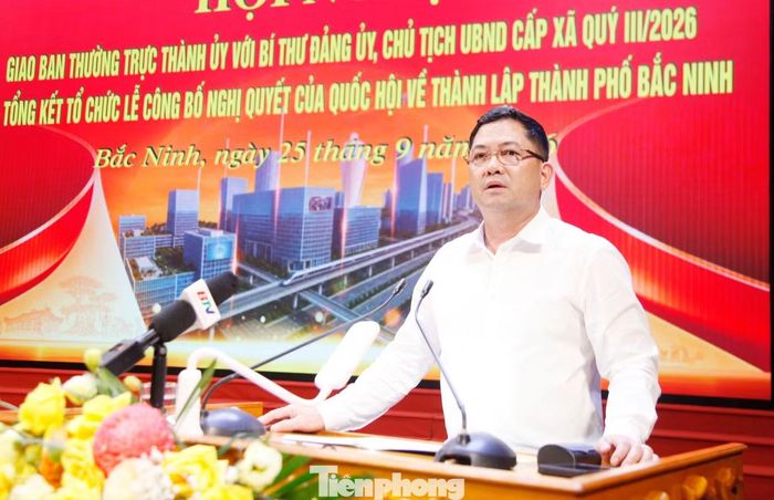 Bí thư Thành ủy Bắc Ninh Nguyễn Hồng Thái phát biểu tại hội nghị. Ảnh: Nguyễn Thắng.